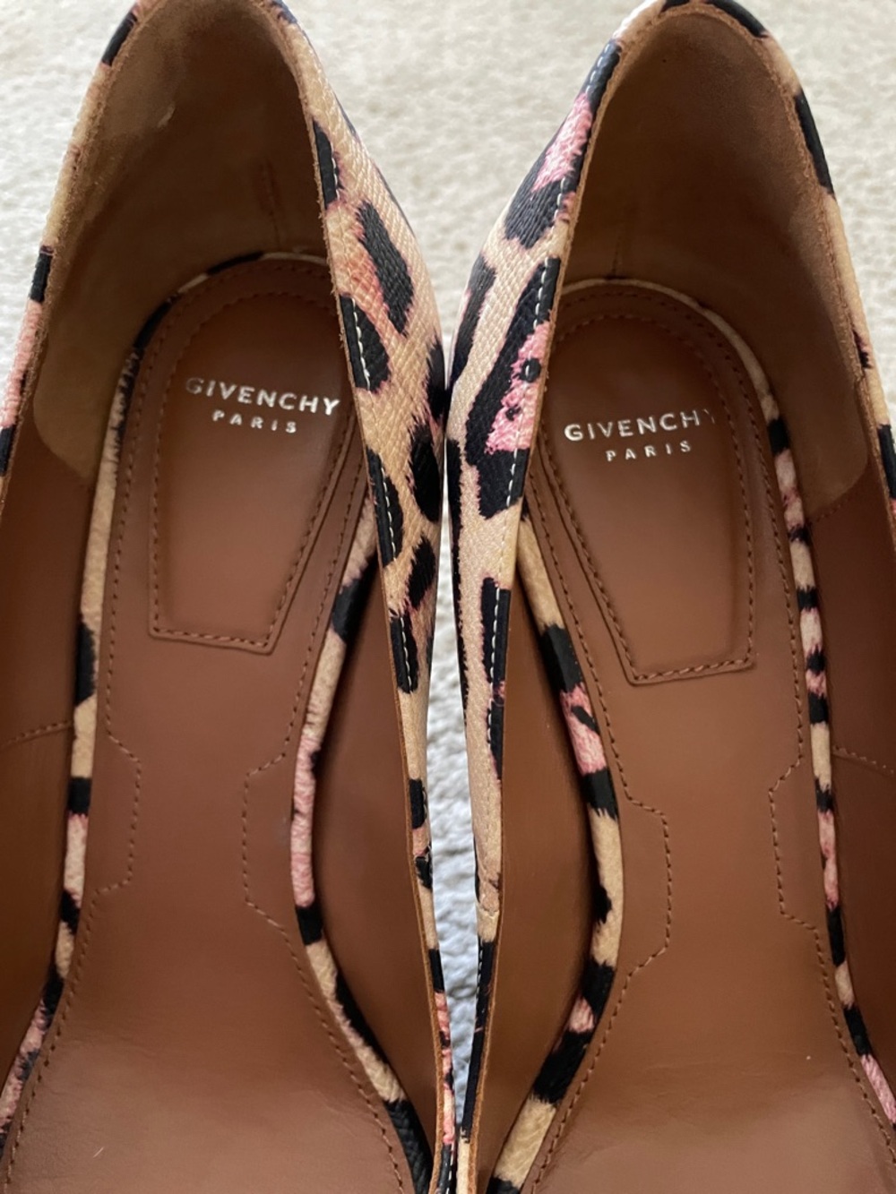 Givenchy Paris leopard print heels, size 36.5 or 6.5 US - Picture 3 of 7